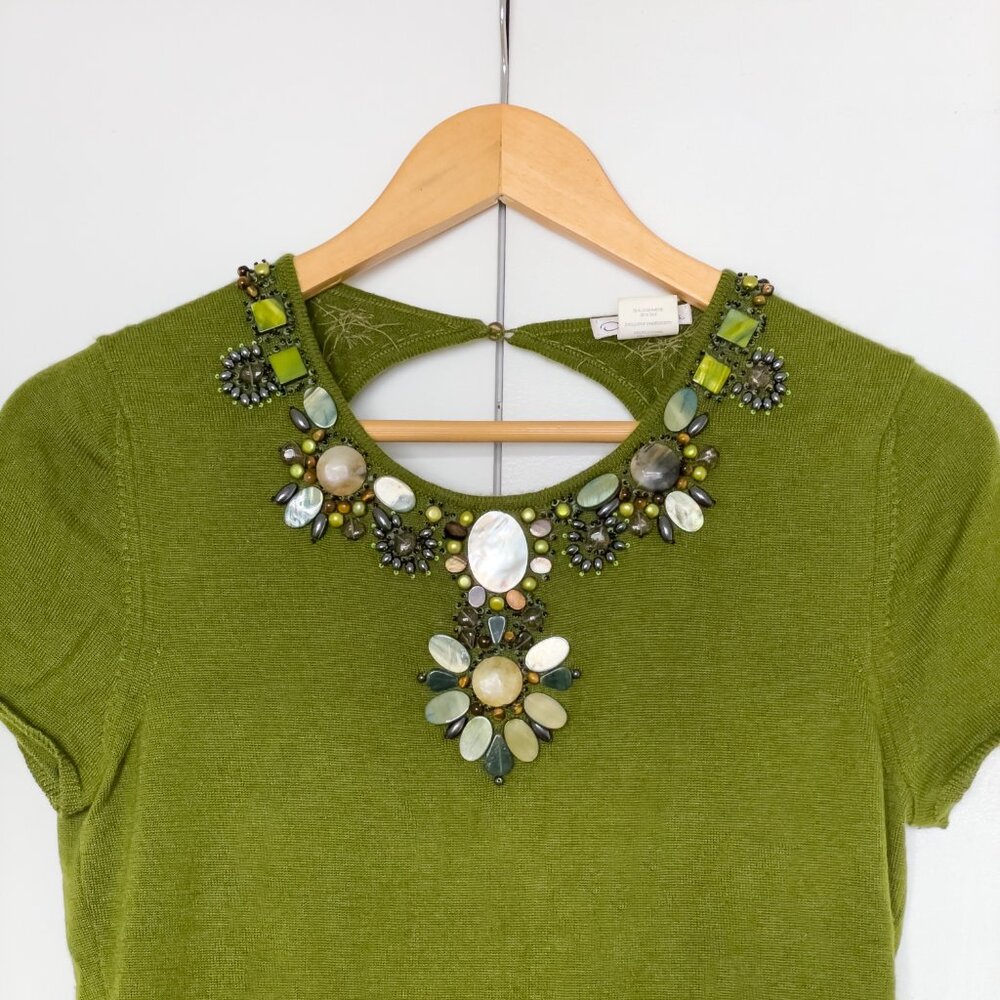 OSCAR DE LA RENTA Cashmere Top With Floral Mother-Of-Pearl Stones & Beads